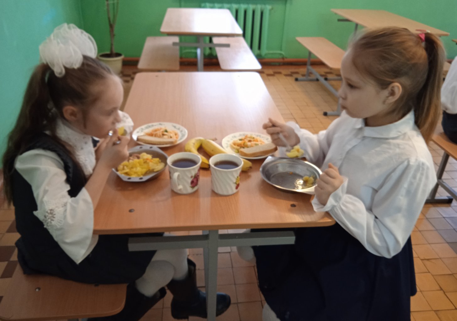 Обед в начальной школе